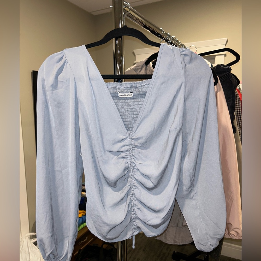 Abercrombie and Fitch front ruched long sleeve blouse